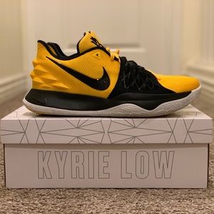 Men’s Basketball Shoes - Nike Kyrie Low ‘Amarillo’